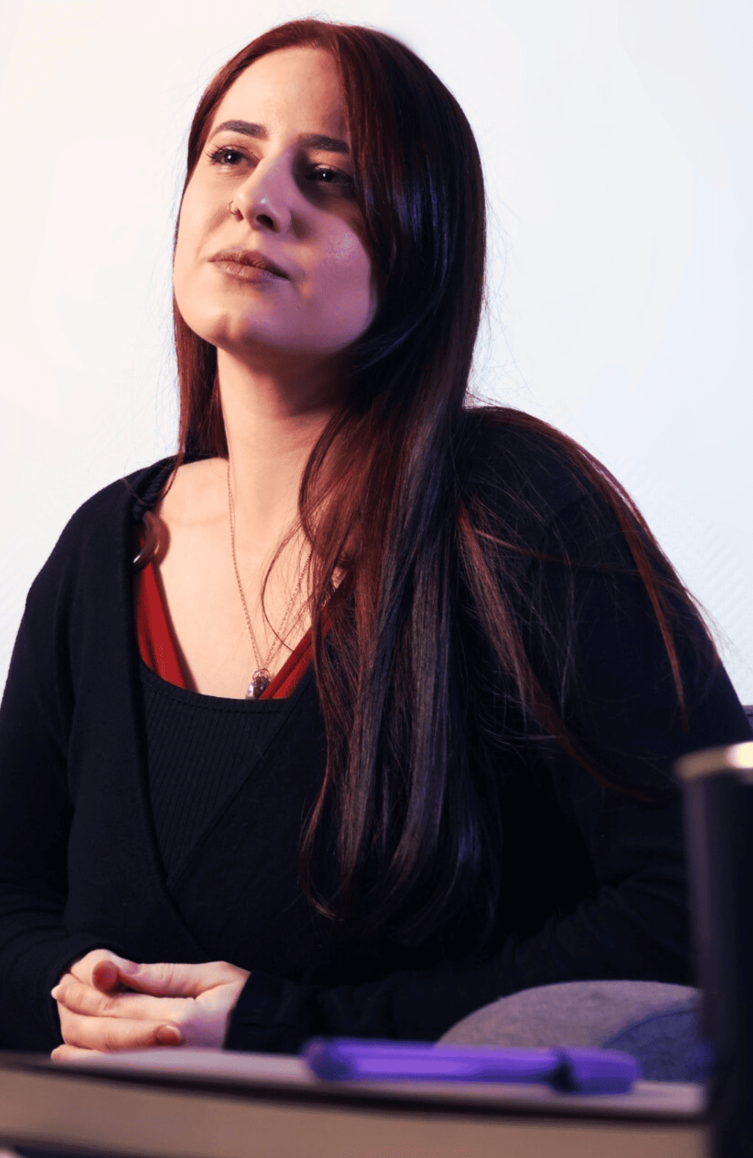 lindsay-delestre-unalome-psychopraticienne-thérapeute-présentation-cabinet-sourire-de-profil LINDSAY DELESTRE PHOTO PSYCHOPRTACIENNE THERAPEUTE ECOUTE BIENVEILLANCE SOURIRE PRESENTATION SEANCE THERAPIE
